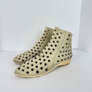 Arche Women DATO Perforated Leather Ankle Boots Ivory Sandals Comfort 10 Boho